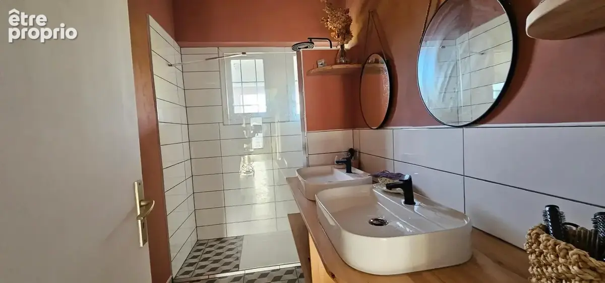 Maison rénovée 4 pièces de 191 m², louée - photo 12