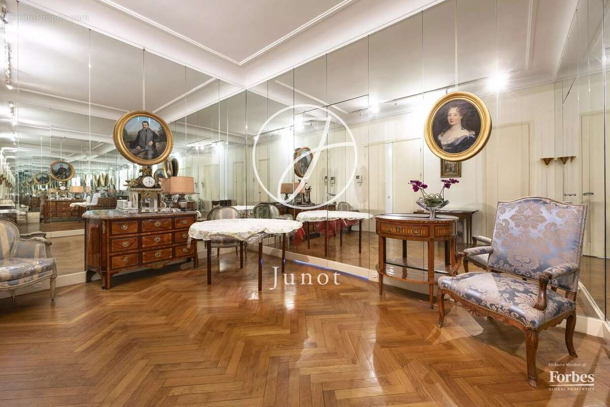 Appartement à PARIS-7E