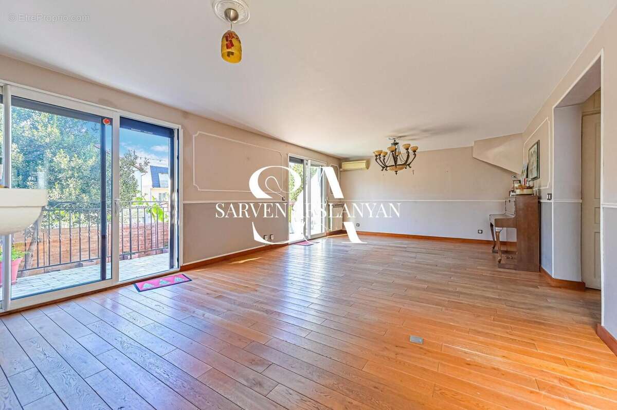 Maison 237 m² à Alfortville  - photo 5