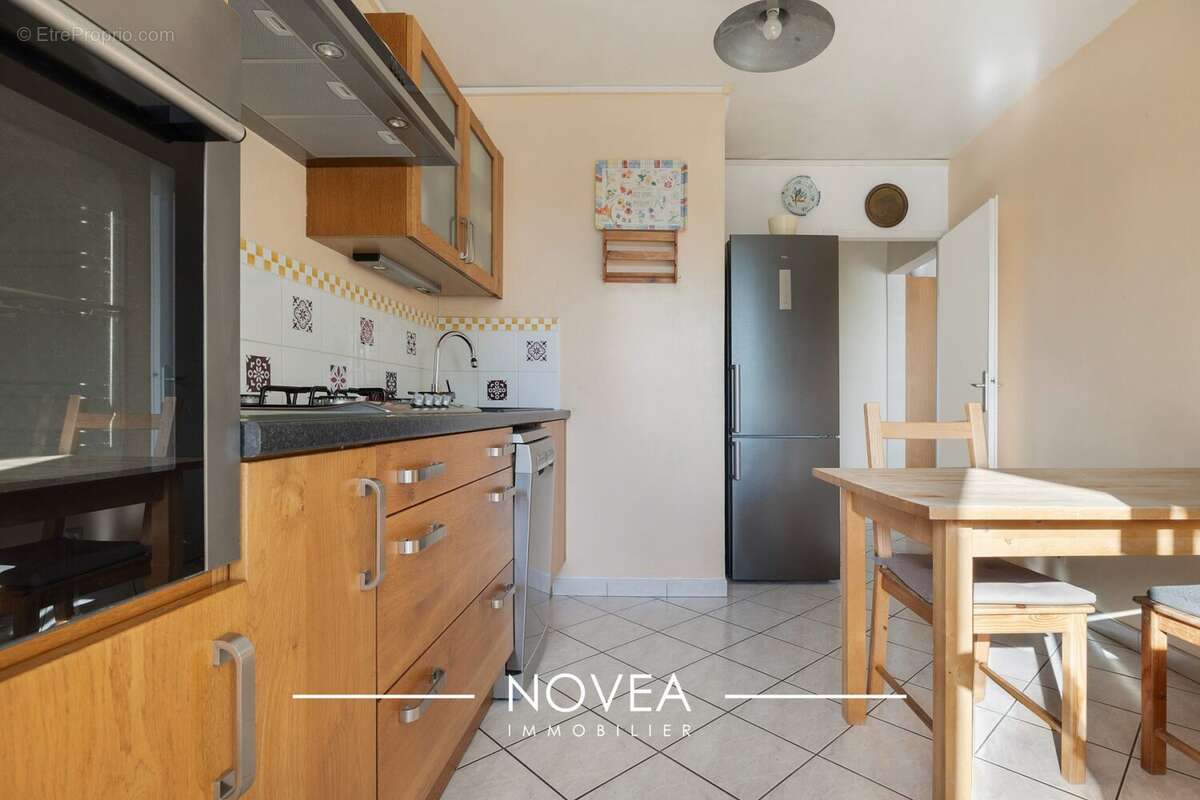 Appartement à MEYZIEU