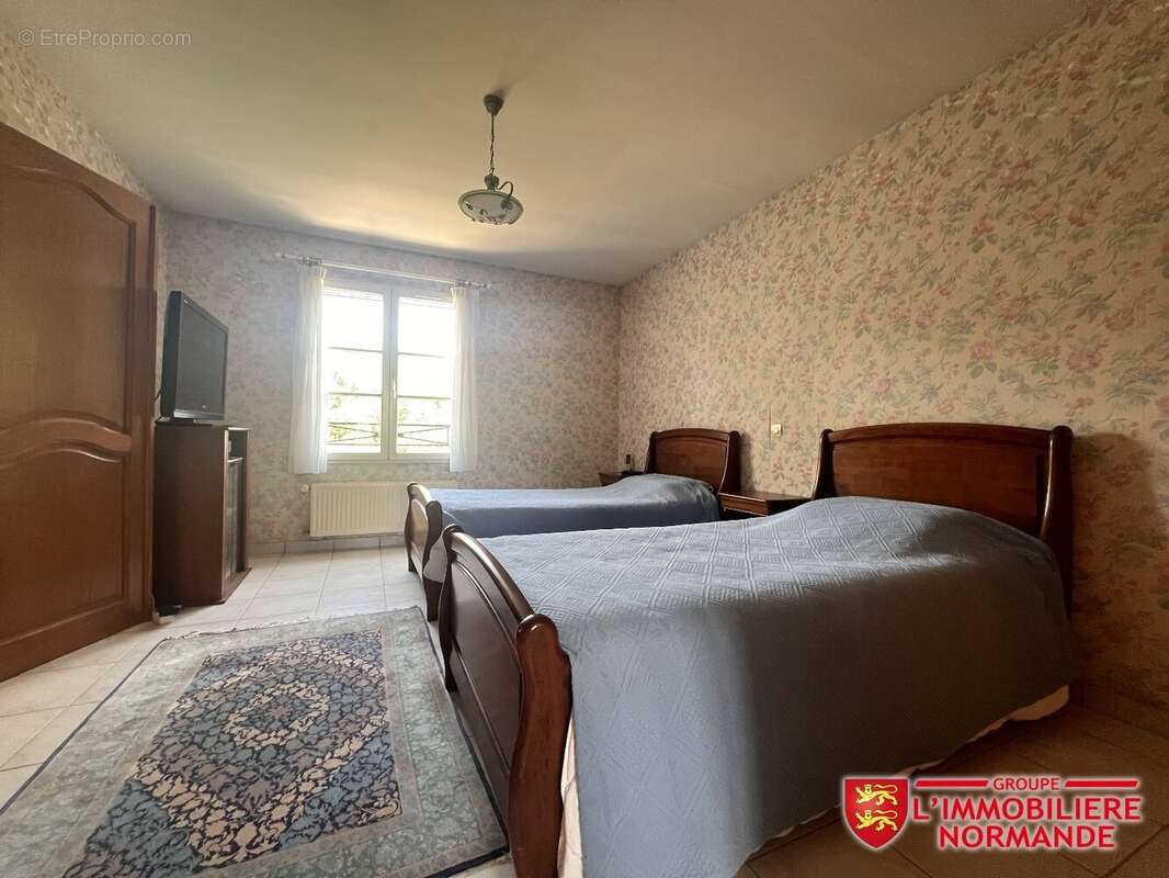 Élégante propriété familiale avec vue sur la forêt - photo 15