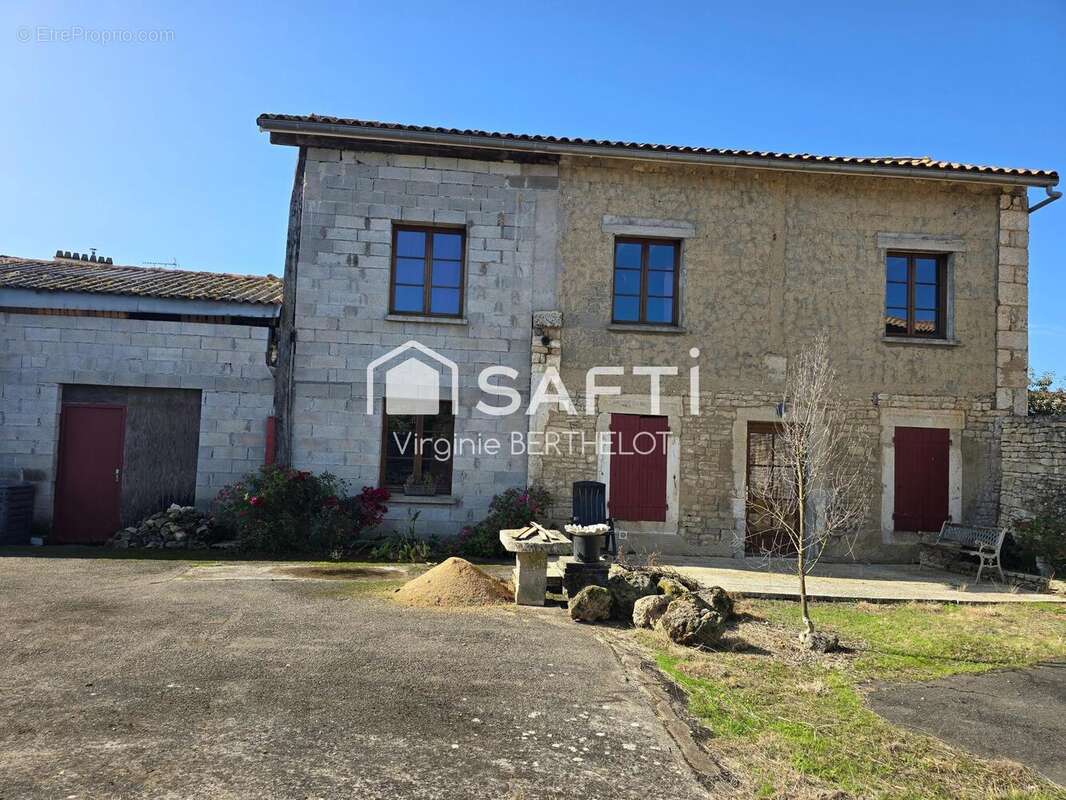 Maison 105 m² à Celles-Sur-Belle  - photo 7