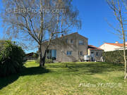 Maison à LES LANDES-GENUSSON