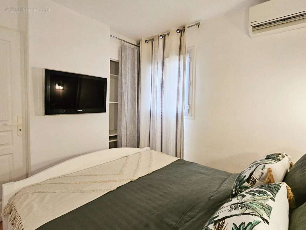 Appartement à ROQUEBRUNE-SUR-ARGENS