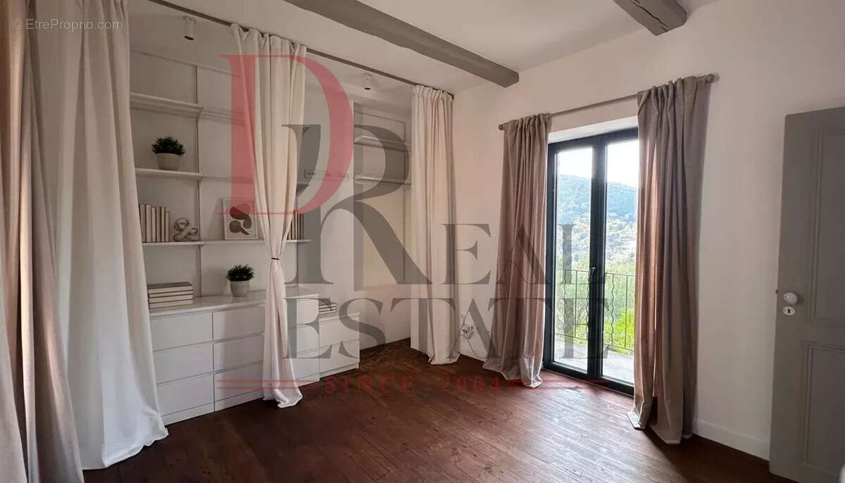 Appartement à LA TURBIE