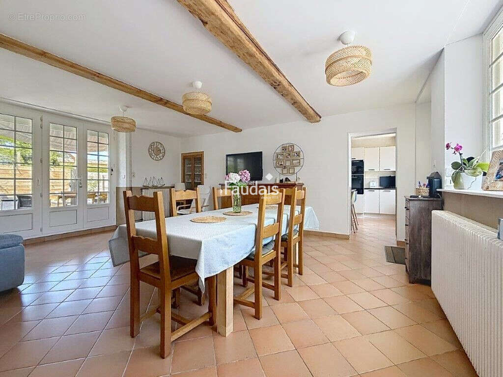 Maison 104 m² à Carentan  - photo 4