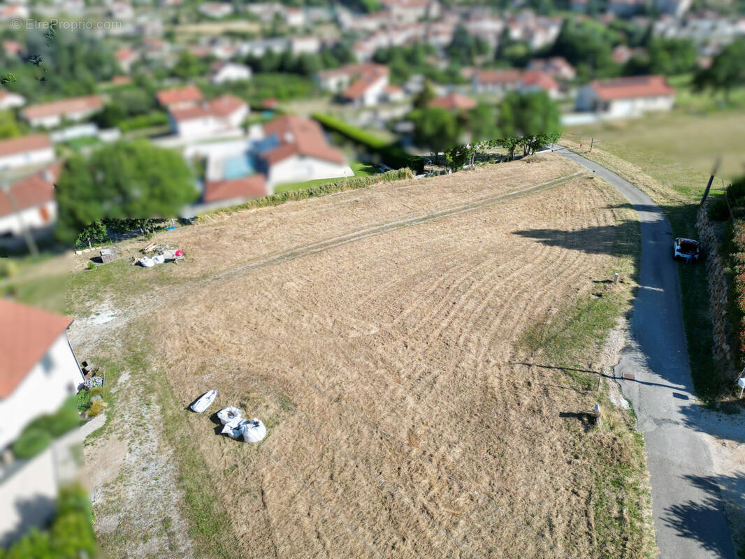 Terrain à SATILLIEU