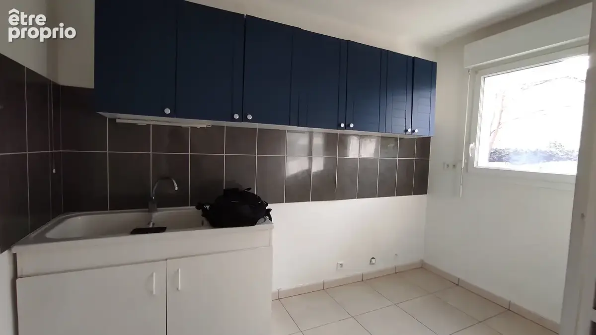 Saint denis en val - centre ville- dans residence  - f3 duplex avec jardin privatif - photo 5