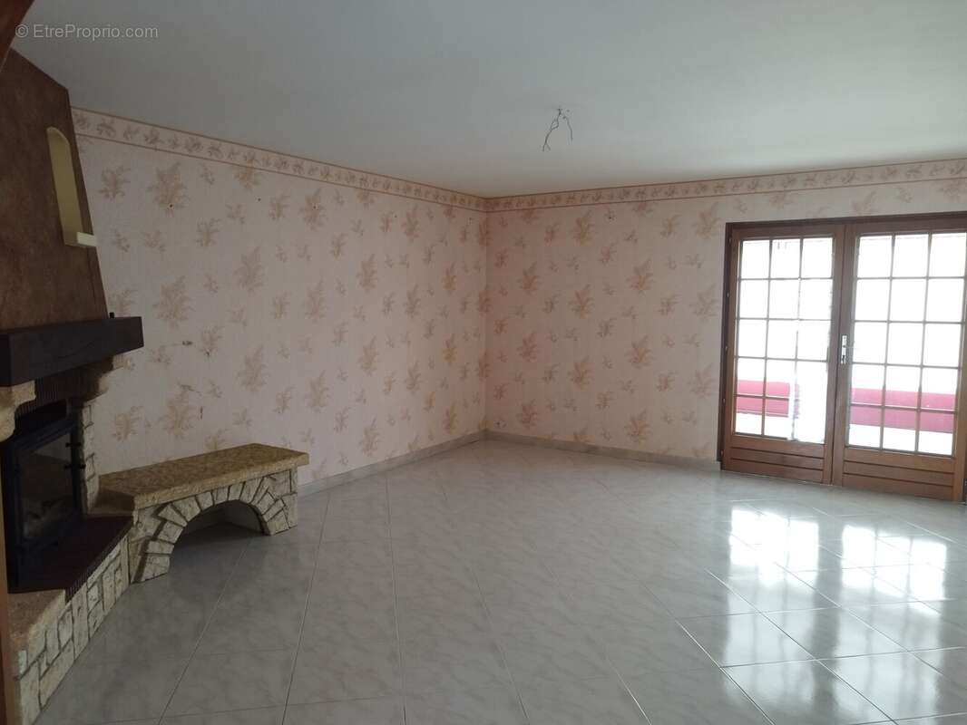 Maison à LA VILLENEUVE