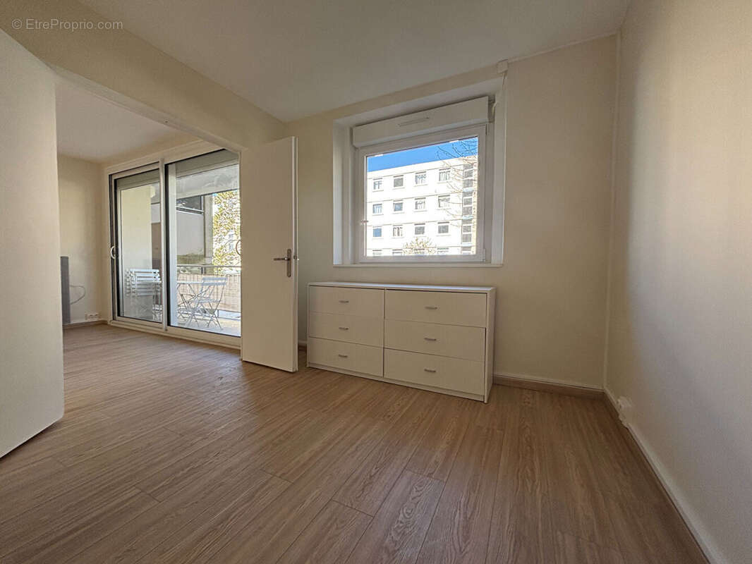 Appartement à MONT-SAINT-AIGNAN