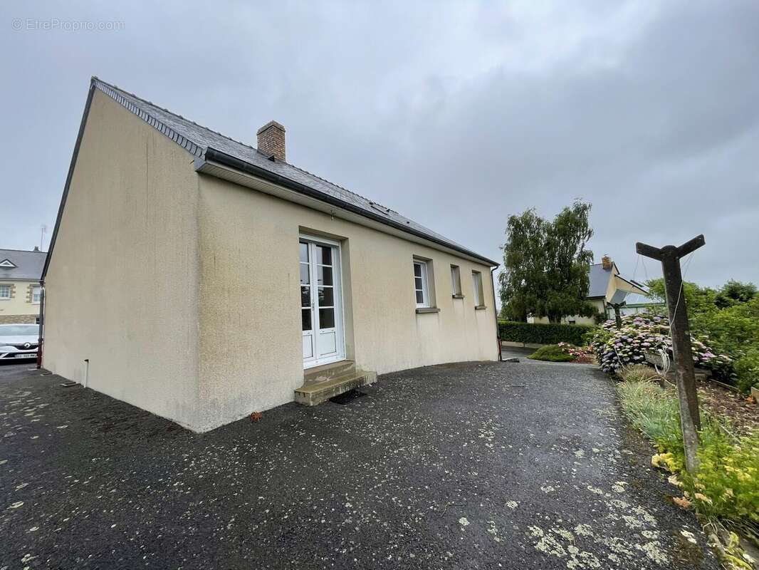 Maison à CHATILLON-SUR-COLMONT