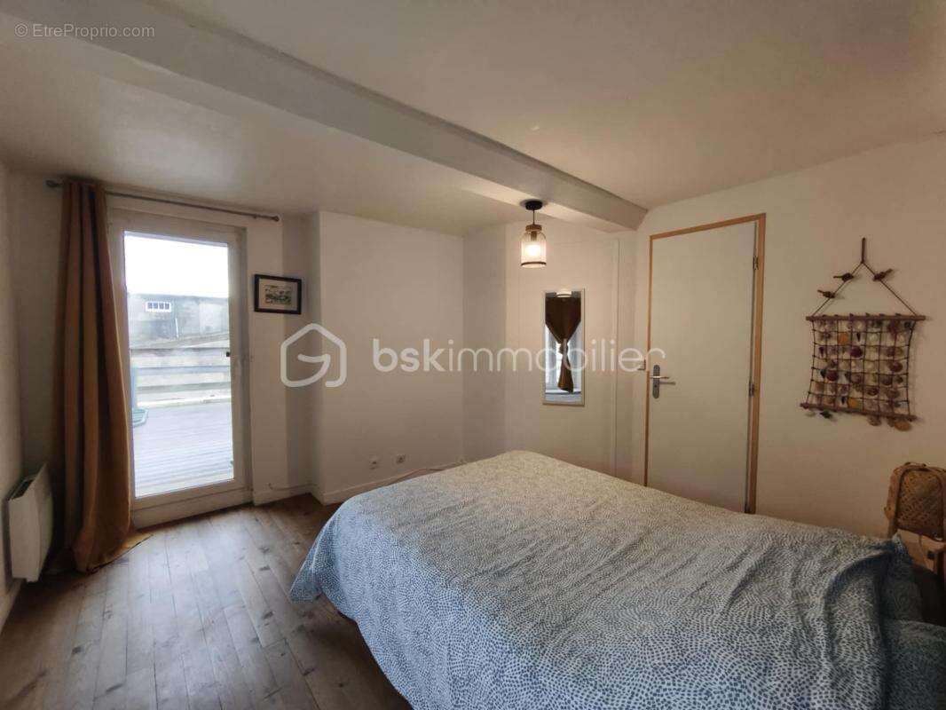 Maison à PORT-EN-BESSIN-HUPPAIN