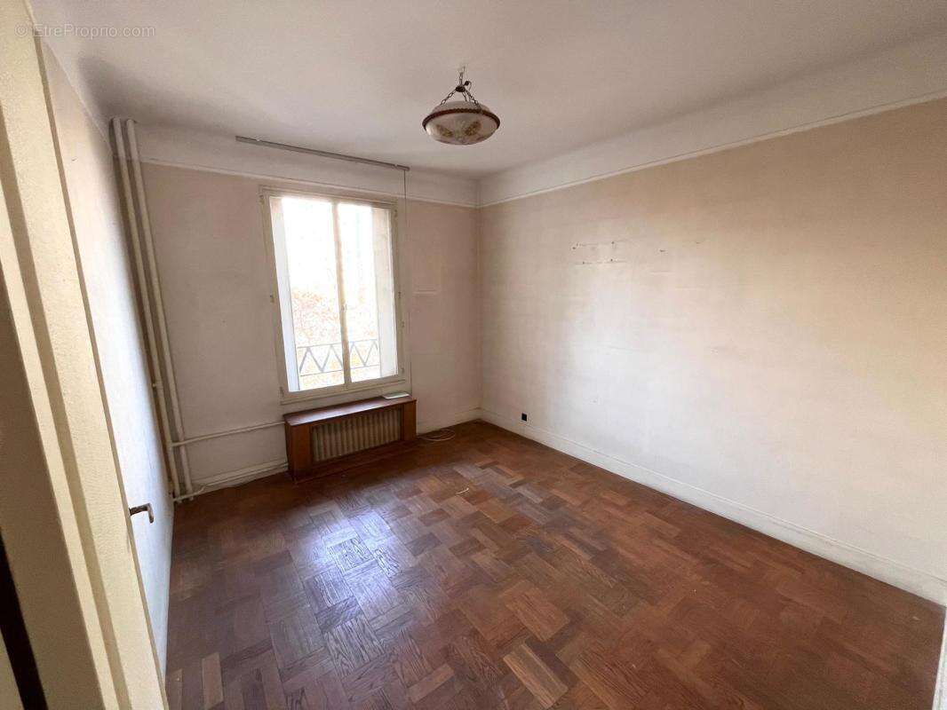 Appartement à ISSY-LES-MOULINEAUX