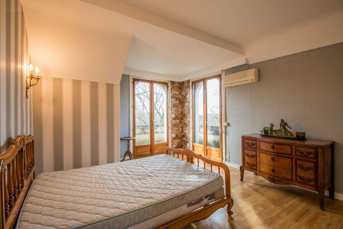 Exlusivité:Maison familiale au coeur  d'un village Corrézien, proche Brive - photo 3