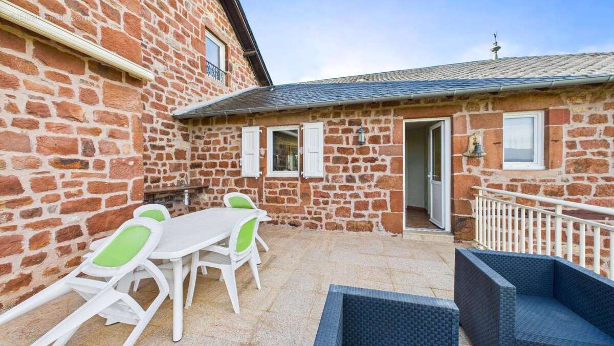 Maison à SAINT-CHRISTOPHE-VALLON