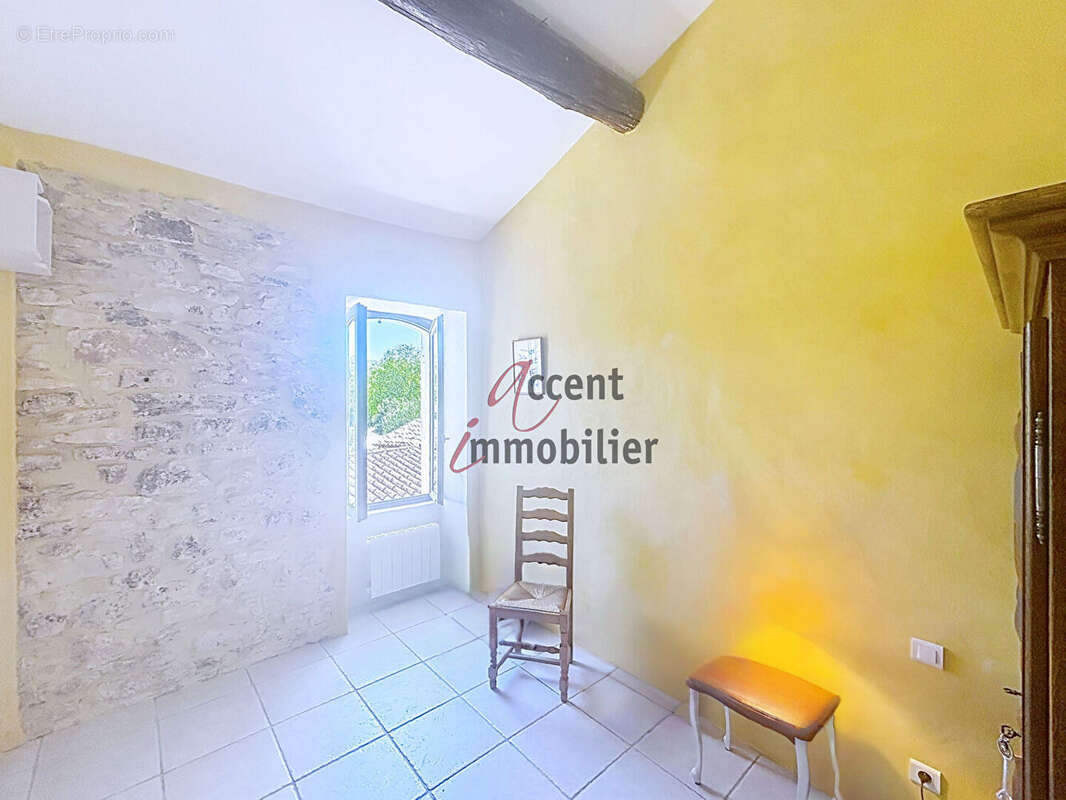 Maison de village en pierre avec une place de parking privative  Gordes - photo 7