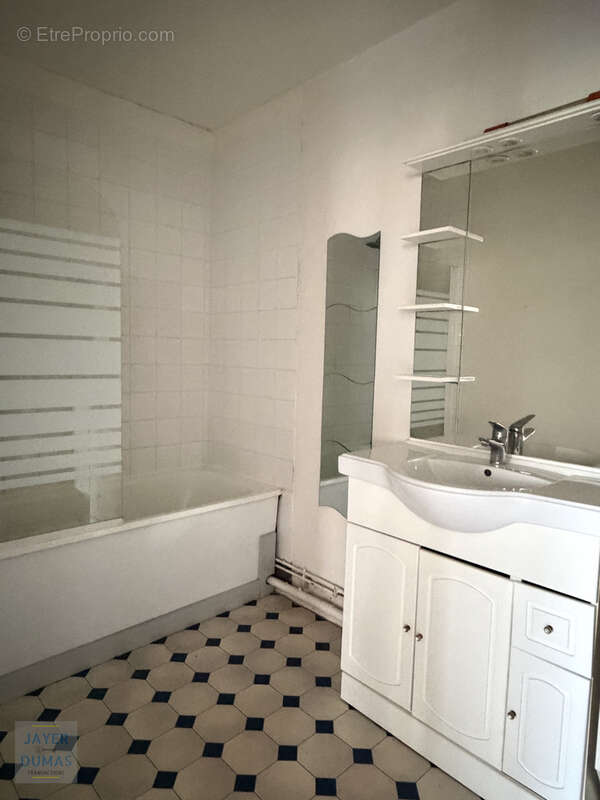 CHALON-SUR-SAONE - Appartement T3 au calme dans Résidence - - photo 2