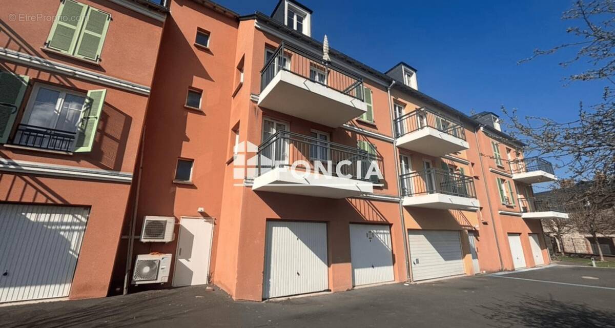 Appartement à LA RIVIERE-SAINT-SAUVEUR