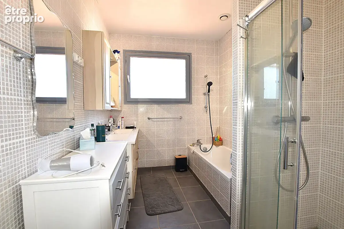 Maison spacieuse avec sous sol total, proche des commerces : - photo 11
