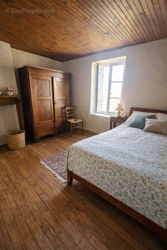 Maison à PEYRAT-LE-CHATEAU