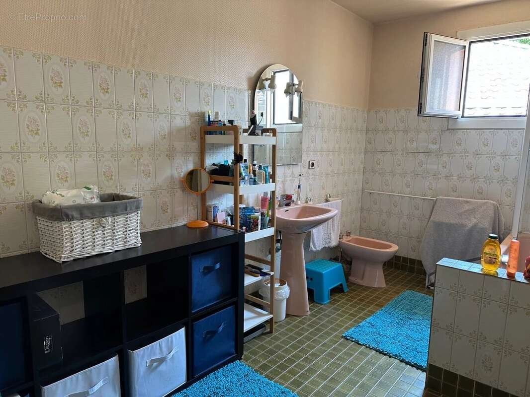 Commerce à RION-DES-LANDES