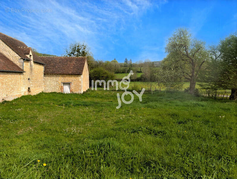 Maison à LA CHAPELLE-MONTLIGEON