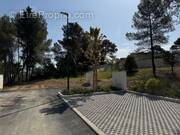 Terrain à SAINT-CLEMENT-DE-RIVIERE