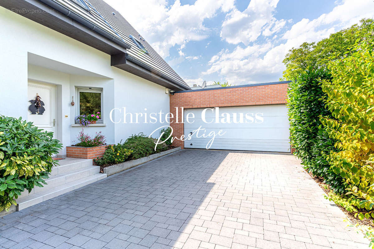 COLMAR QUARTIER SUD / Maison d'Exception avec Piscine & Spa sur 10 Ares - photo 8