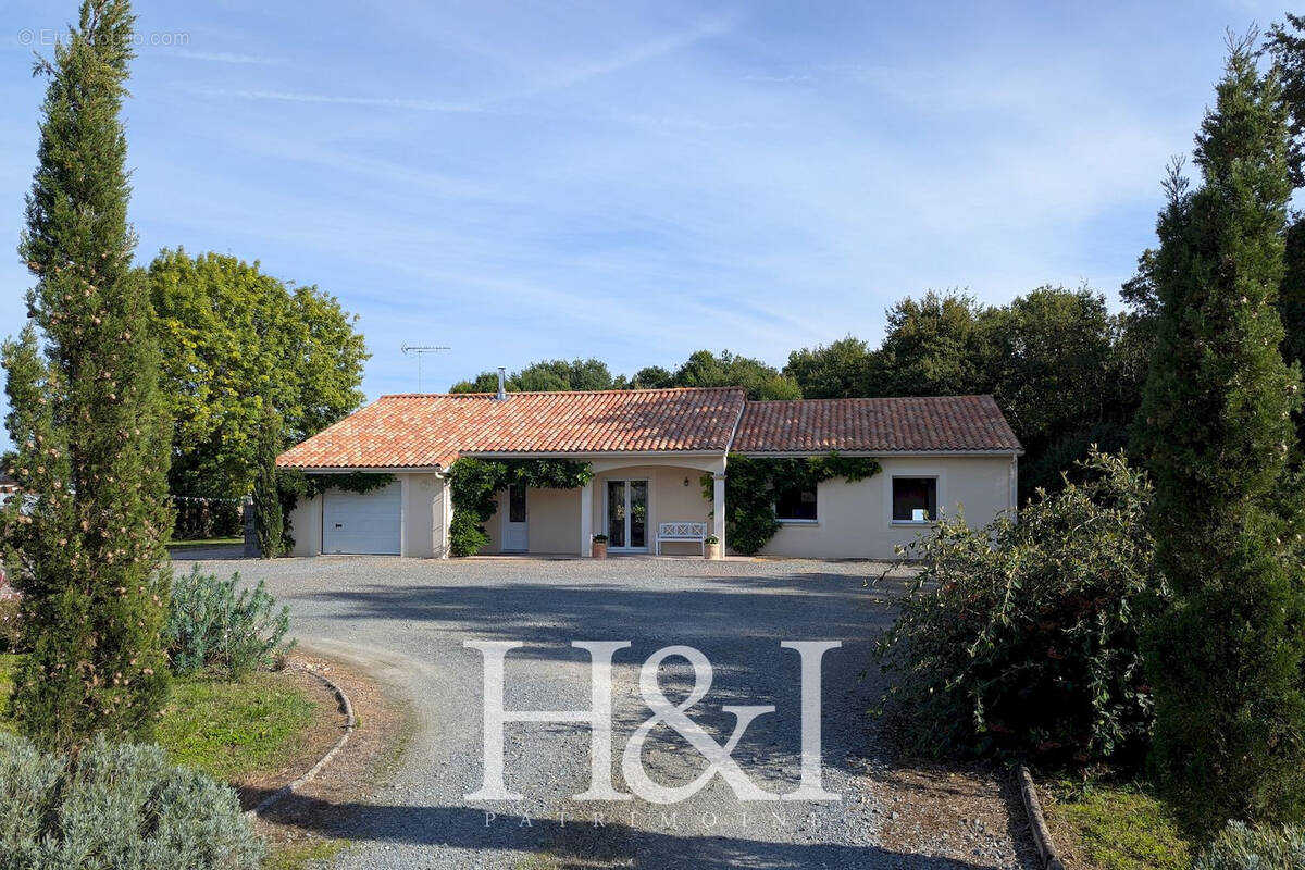 Maison à COULOMBIERS