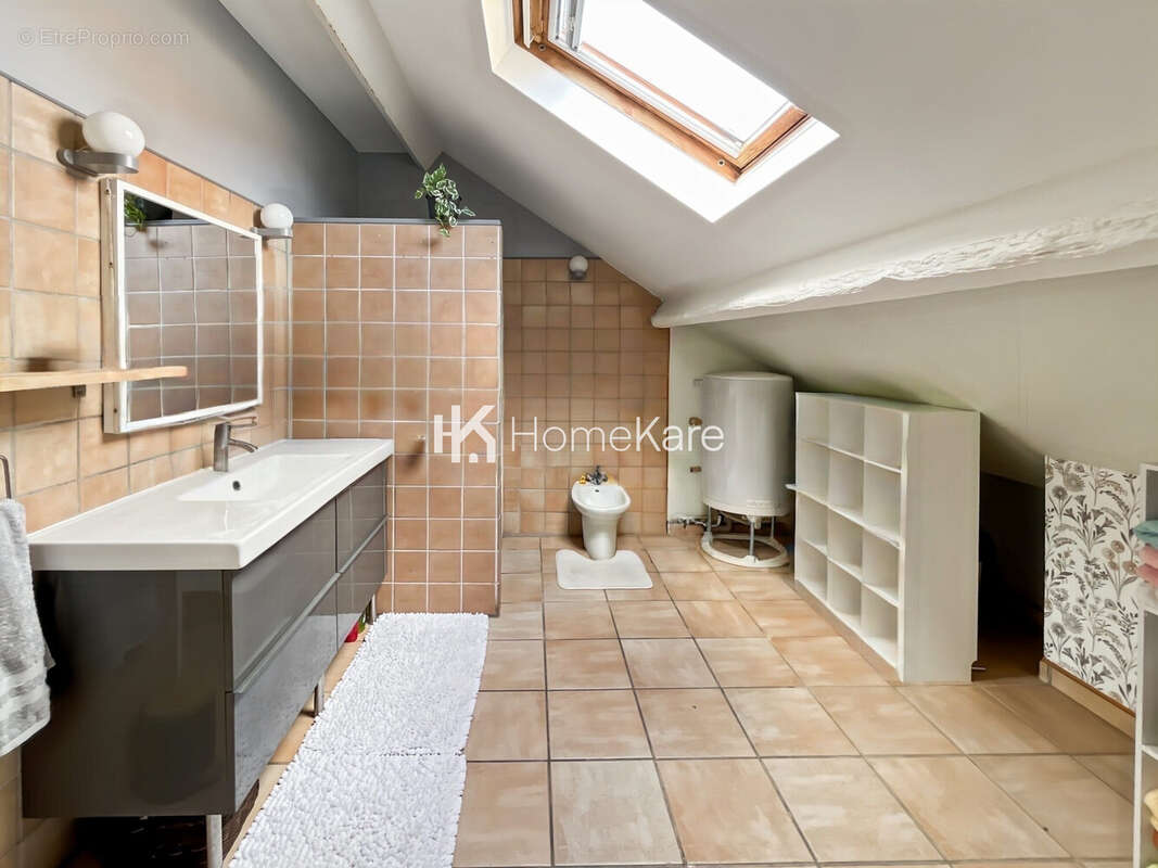 Maison à MAS-GRENIER