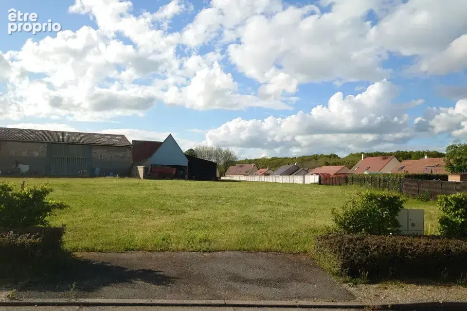 Photo Terrain à Saint-Cyr-Sous-Dourdan au prix de 100 000€