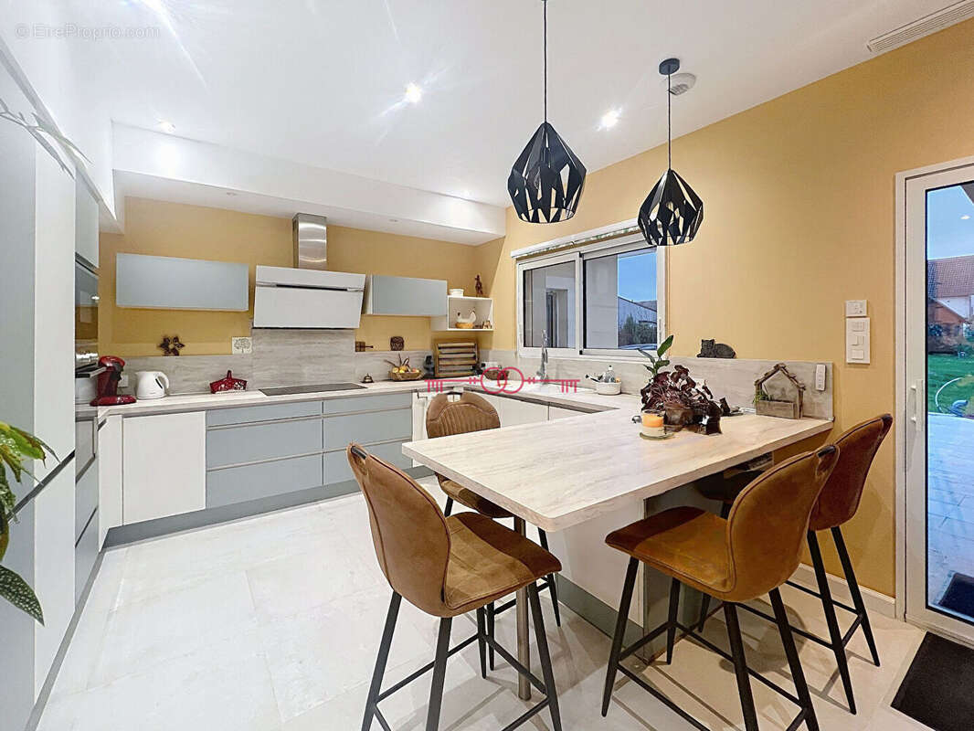 Maison à CAUROY-LES-HERMONVILLE