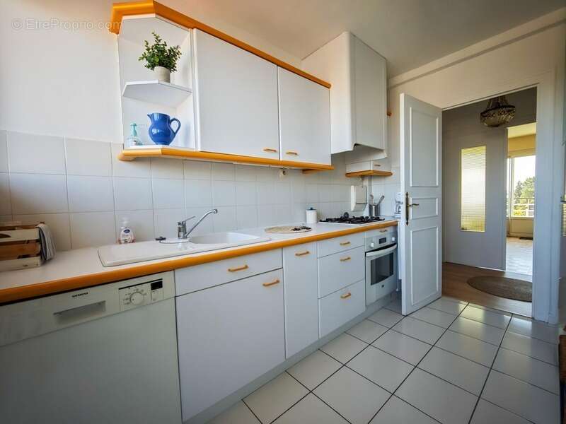 CHOLET – Résidence Saint-Pierre  Appartement 4 pièces – 3 chambres  Dernier étage – Vue exceptionnelle - photo 4