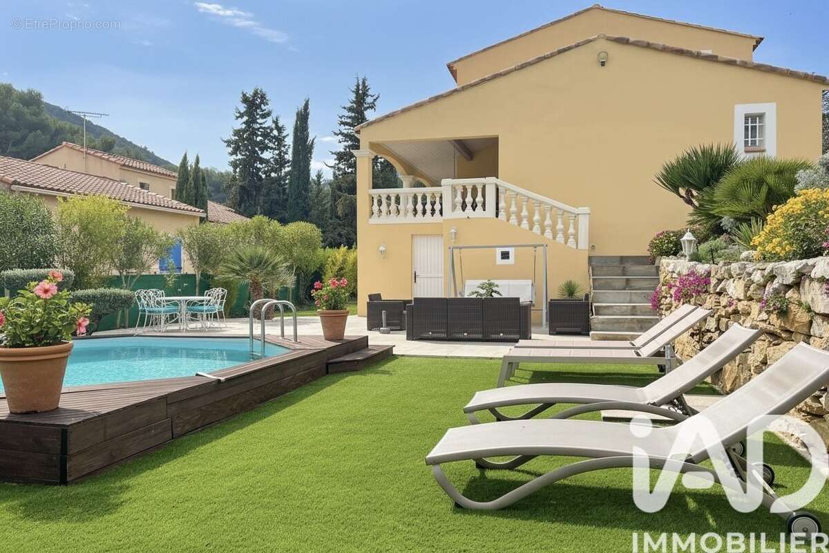 Photo 2 - Maison à PEYPIN