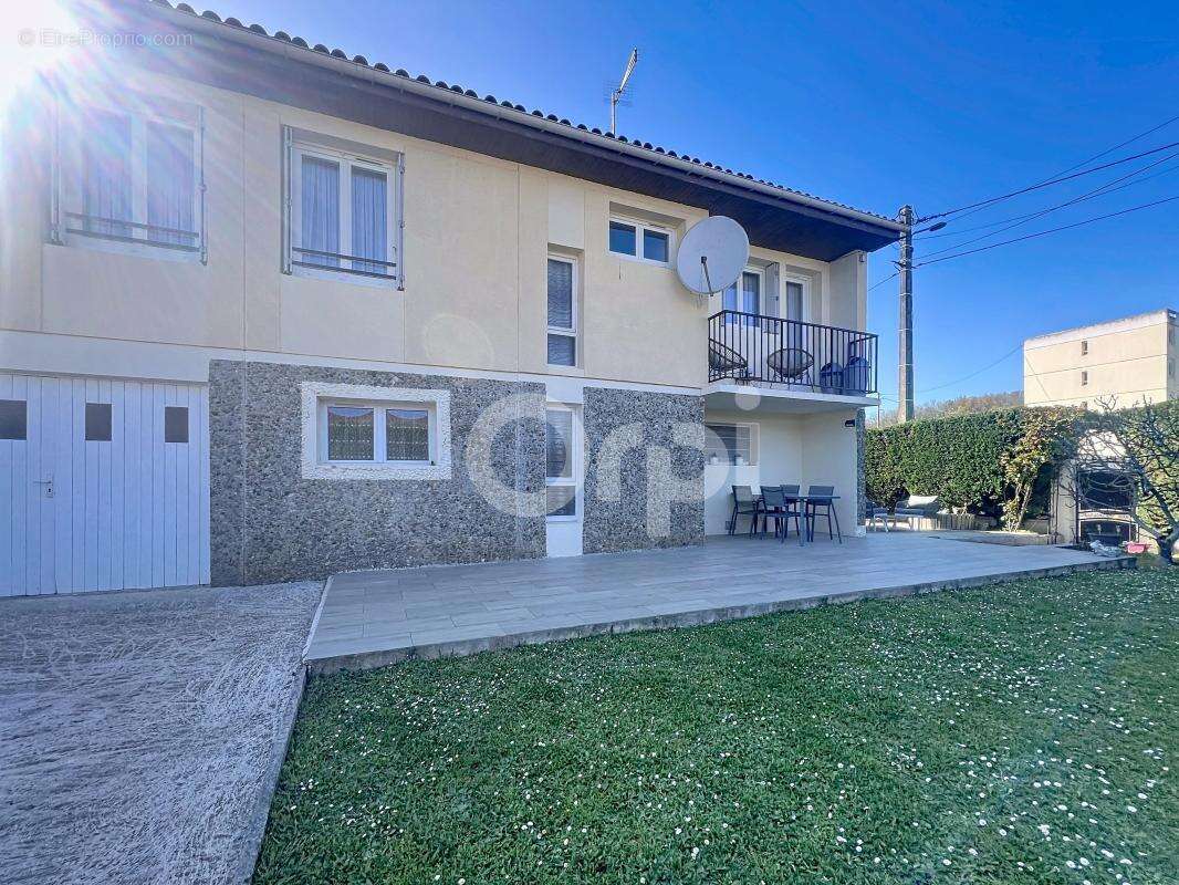 Maison à TERRASSON-LAVILLEDIEU