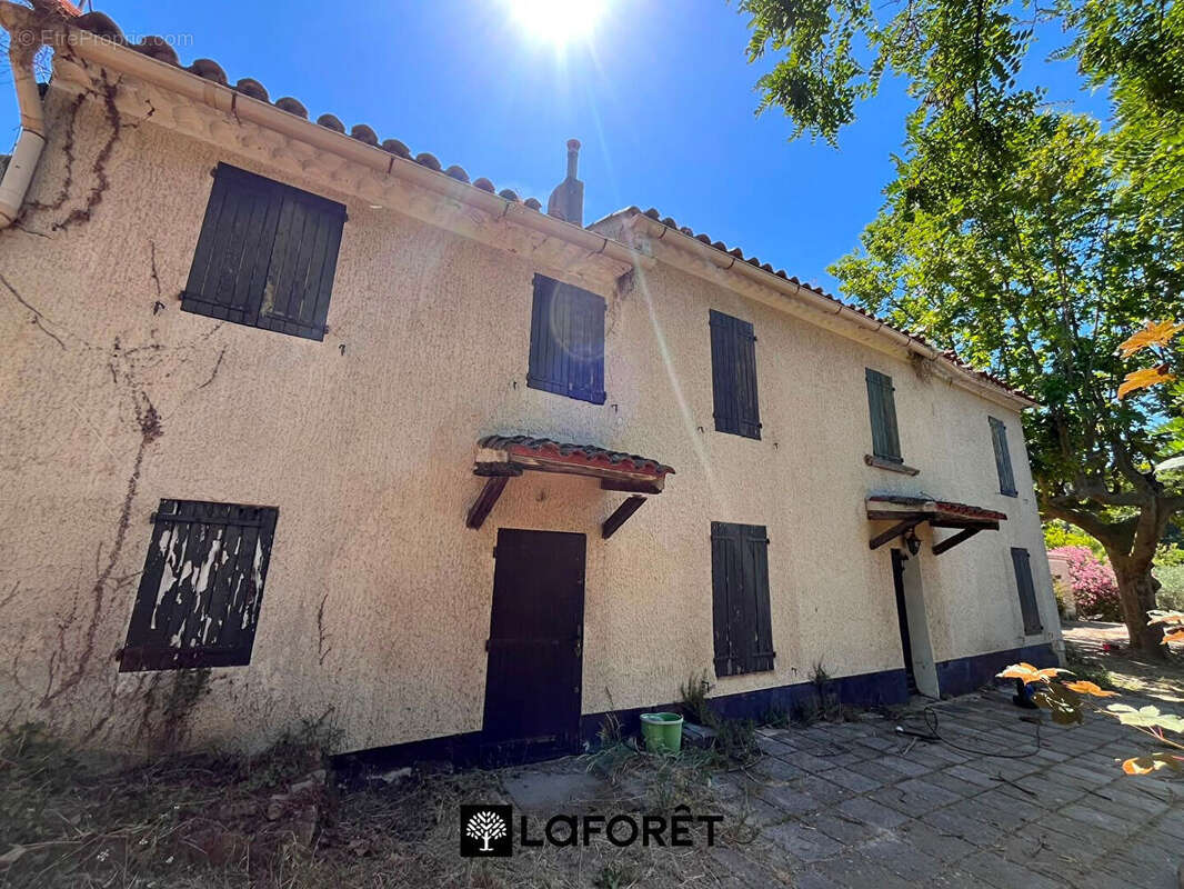 Maison à LE CASTELLET