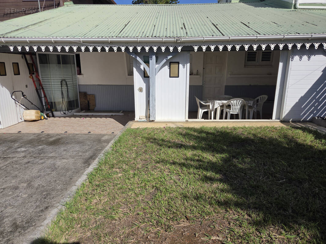 Maison à LES TROIS-ILETS