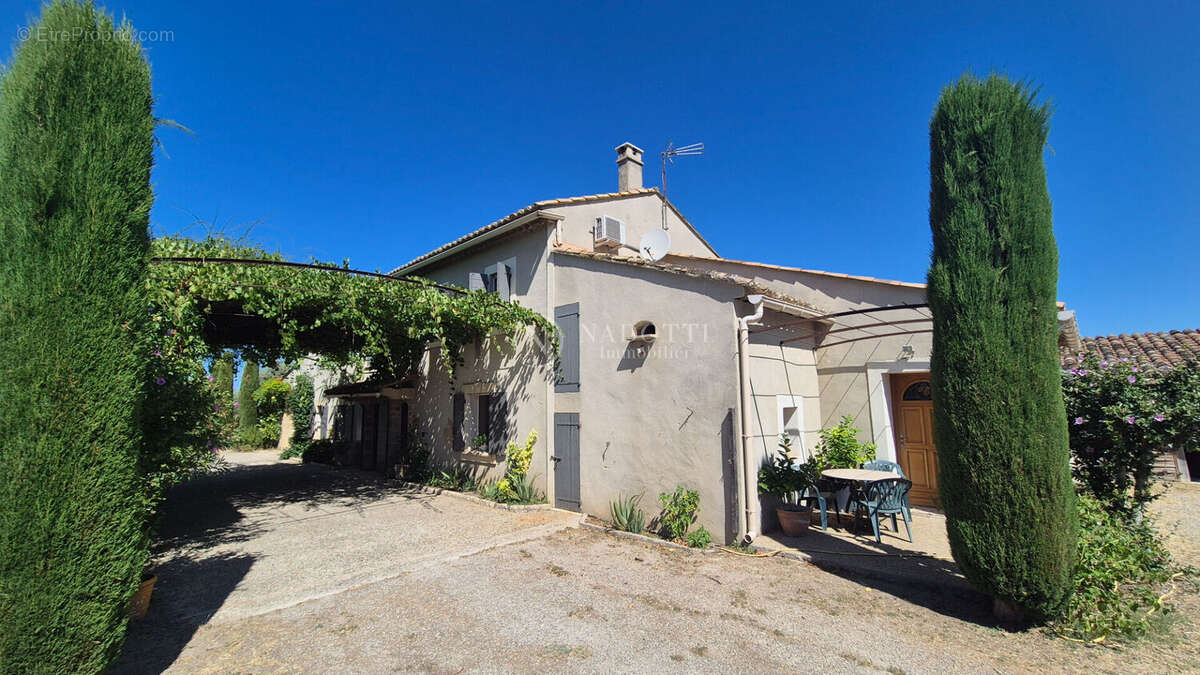 Cavaillon mas en campagne sur 9300 m² de terrain. - photo 4