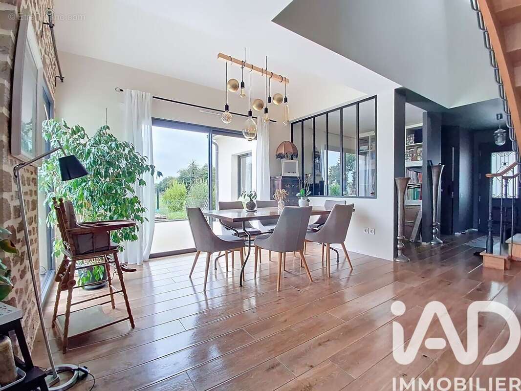 Photo 2 - Maison à TINTENIAC