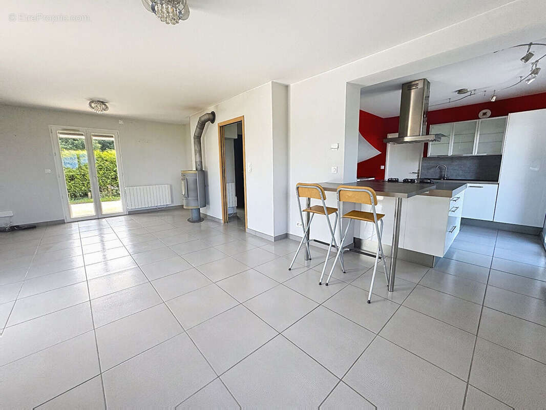 Maison à L'ISLE-D'ABEAU