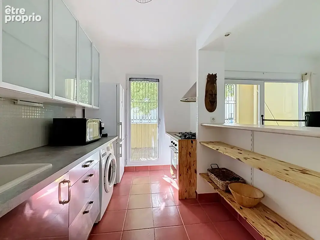 À vendre un appartement 2 pièces de 51 m2 avec terrasse secteur Corniche Kennedy/ Vallon des Auffes 13007 MARSEILLE - photo 3