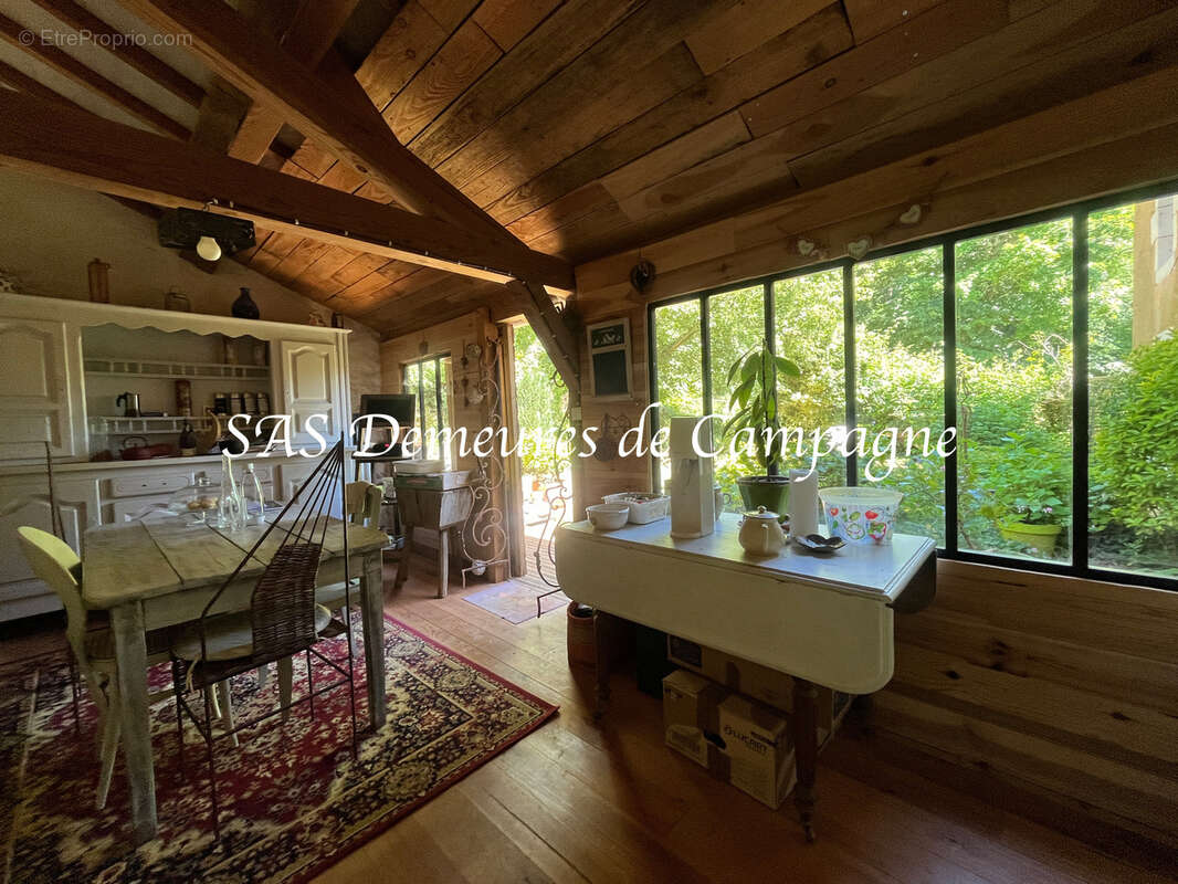 Maison à SENS-BEAUJEU