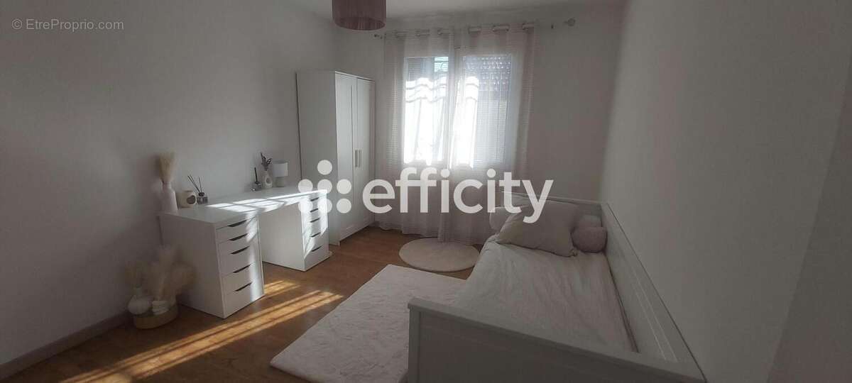 Maison à VAULX-EN-VELIN