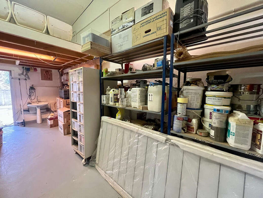 Commerce à HOUILLES