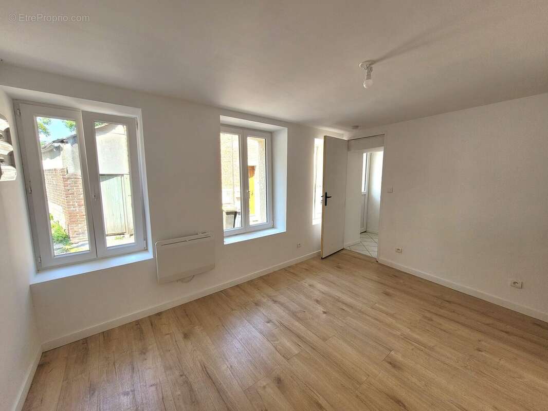 Appartement 129 m² à Avesnes-Sur-Helpe  - photo 3