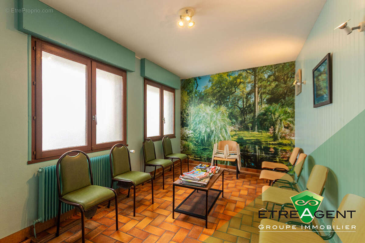 Commerce à LA NEUVE-LYRE