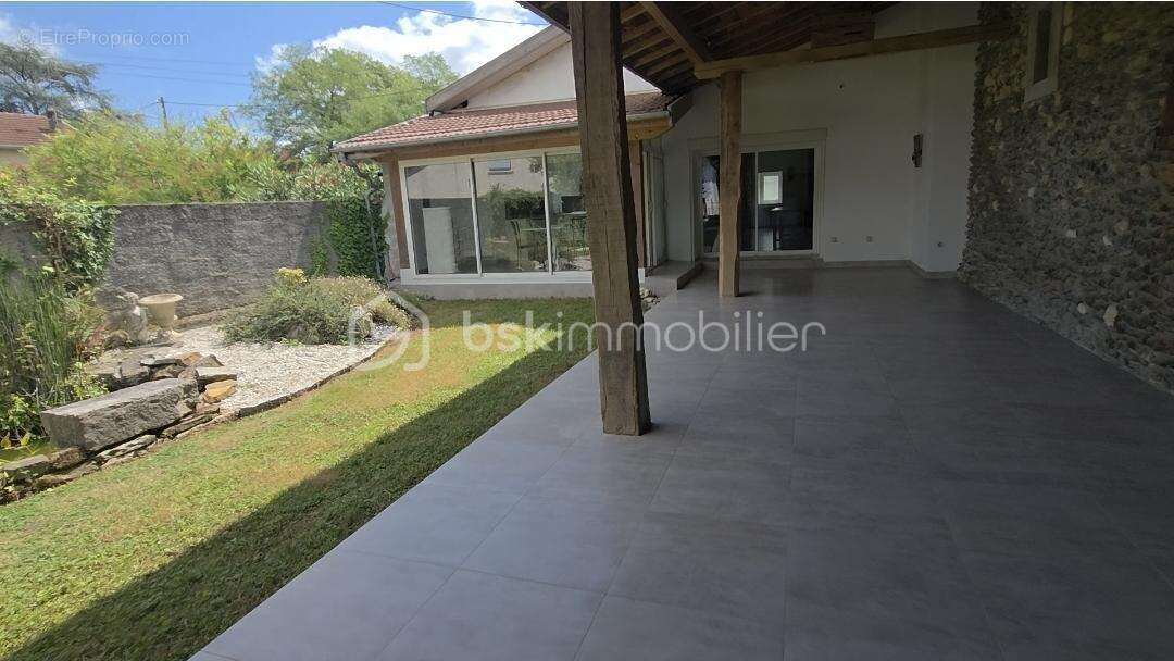 Propriété de charme + 2 appartements + 100 m2 de dépendances - photo 2