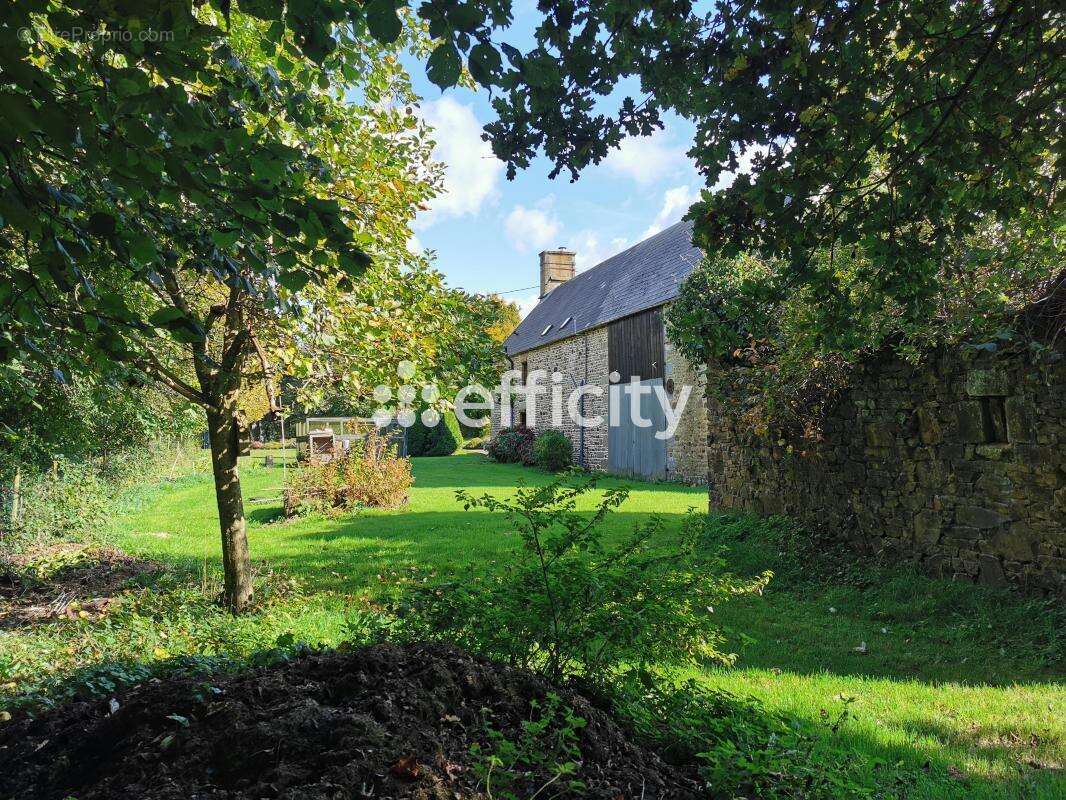 Maison à SAINT-SEVER-CALVADOS