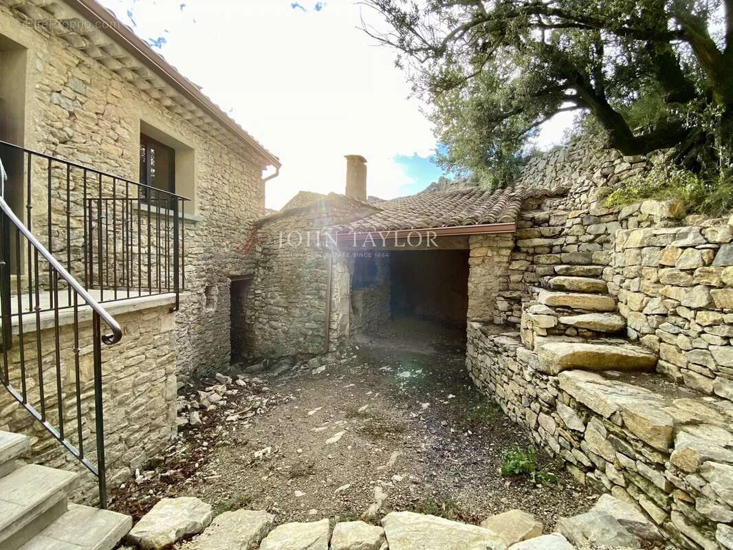 Maison à ENTRECHAUX