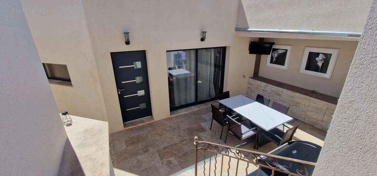 Appartement à VERNEGUES